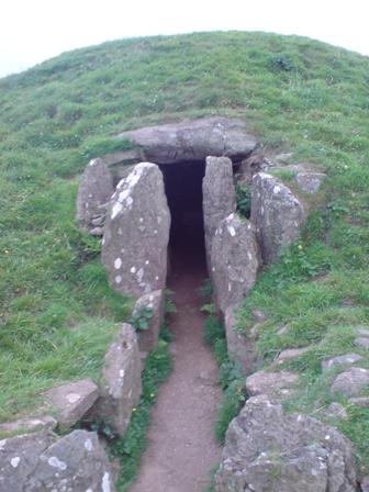 Anglesey Winter Solstice – Part 1: Bryn Celli Ddu