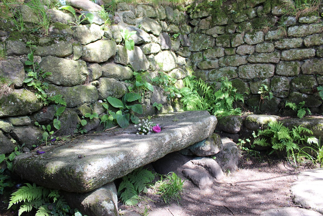 Summer Solstice 2013 p6 – Shielding Boswarthan Well and Chapel